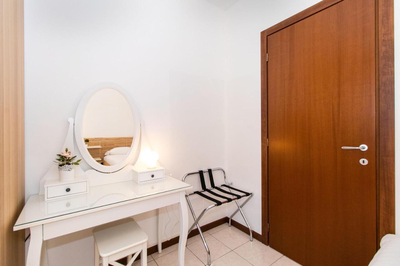 Come Casa Like Home Apartment With Parking Turin Bagian luar foto